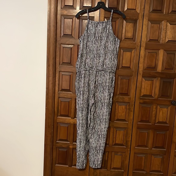 Women’s Splendid Jumpsuit. Black/ white print - medium - Picture 7 of 9